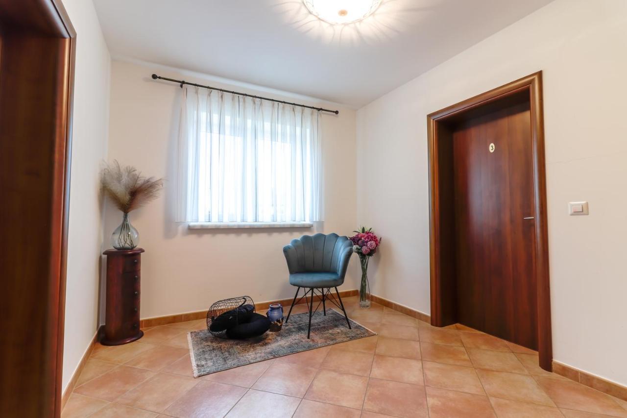 Bed & Breakfast Kastel Žbandaj المظهر الخارجي الصورة